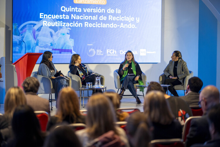 El reciclaje se estabiliza en 53% en la ciudadanía, con el plástico como el material más reciclado