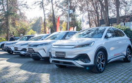 Santander Chile renovó su flota de vehículos y avanza en su plan de electromovilidad