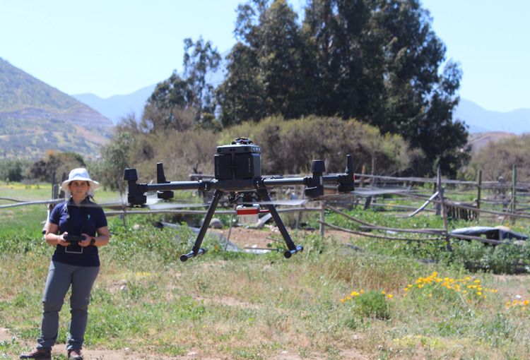 Usan dron para optimizar sistemas fotovoltaicos de riego en Petorca y Cabildo