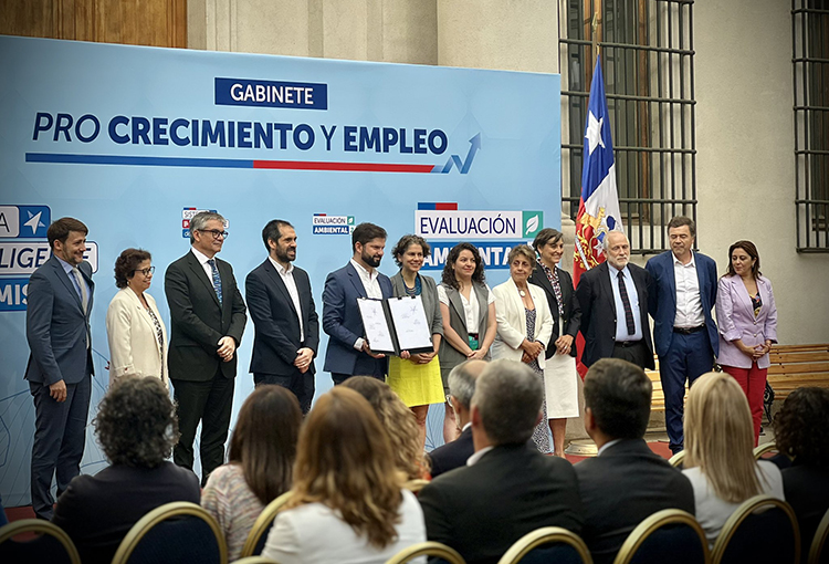 Gobierno presentó proyectos de ley para acelerar permisos y optimizar la evaluación ambiental