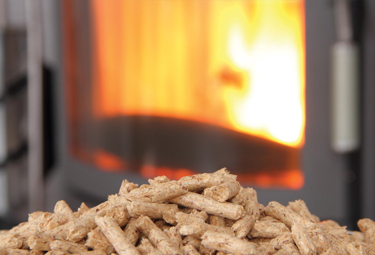 Estufas a pellet reducen en 14% la contaminación por material particulado en los hogares