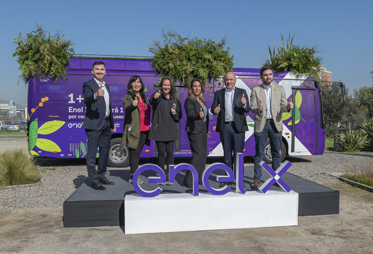 Enel X compromete un árbol por cada bus eléctrico para reforestar el sur de Chile