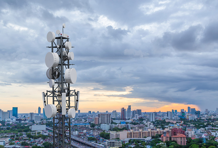 Partió consulta ciudadana sobre norma que reduce niveles de radiación de antenas telefónicas