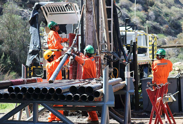 Investigan rol de rocas fracturadas en el ciclo del agua del Valle Central de Chile