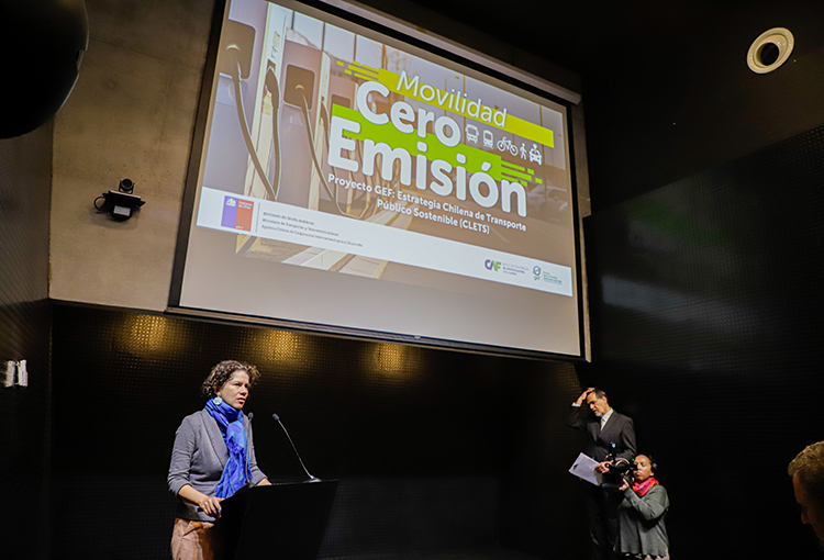 Proyecto GEF apoyará incorporación de ciclovías, buses y taxis eléctricos en regiones