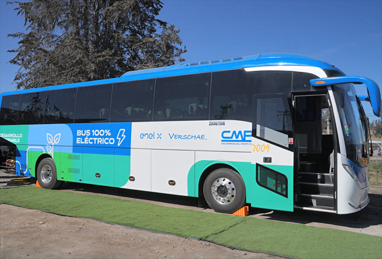 Inauguran primera flota de buses eléctricos para la minería privada y electroterminal pionero en Atacama