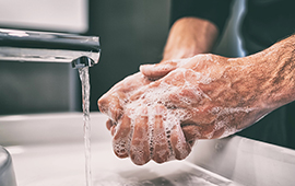 Consumo promedio de agua potable en Chile se redujo un 30% en los últimos 25 años