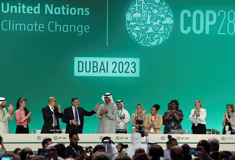COP28 culmina con un acuerdo “histórico” para dejar atrás los combustibles fósiles