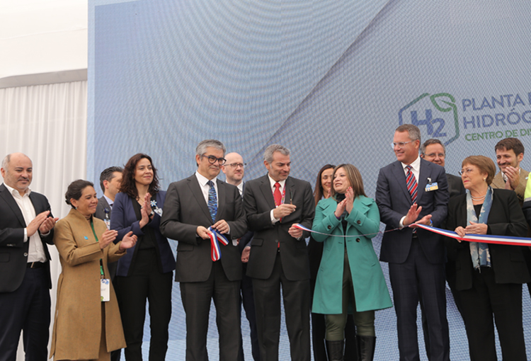 Inauguran en Santiago primera planta de hidrógeno verde a nivel industrial de Latinoamérica
