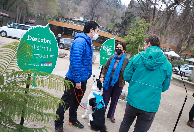 Con cómic educativo y can reciclador lanzan campaña “Llévate tu basura” en el parque Metropolitano 