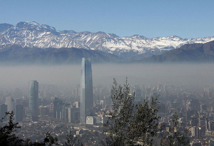 GEC en la RM: Industrias que incumplan plan para reducir emisiones atmosféricas deberán parar