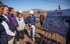 Más de 2.400 toneladas de basura ha retirado el MOP desde el río Mapocho en Pudahuel