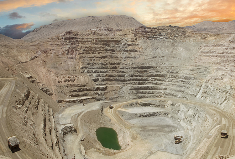 SONAMI presenta propuesta con bases del desarrollo minero para la nueva Constitución