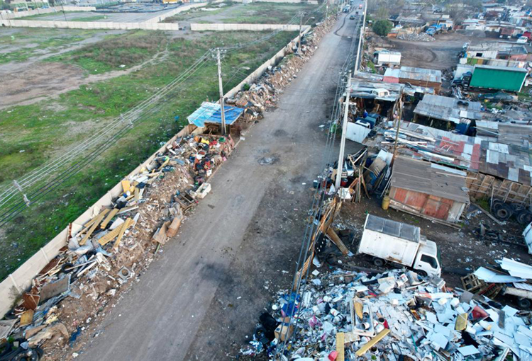 Más de 2.000 toneladas de basura fueron retiradas de vertedero ilegal en Maipú