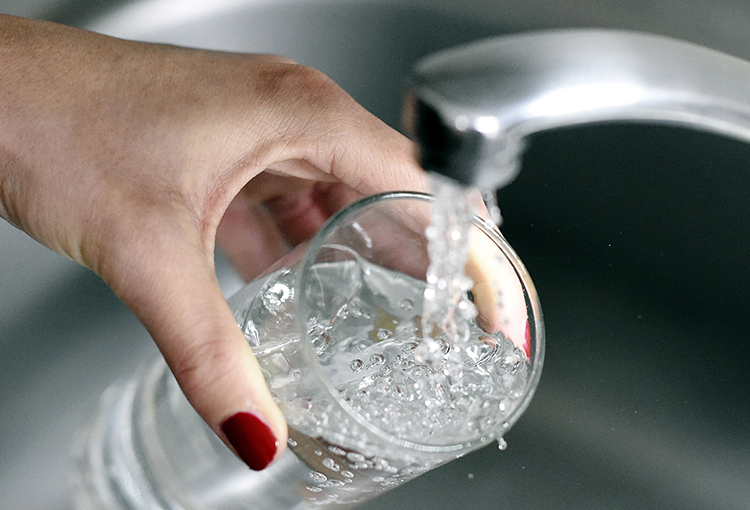 Ministro de Obras Públicas descartó racionamiento de agua para el periodo primavera-verano