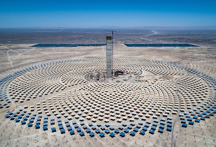 Gobierno inaugura Cerro Dominador, primera planta termosolar de Latinoamérica