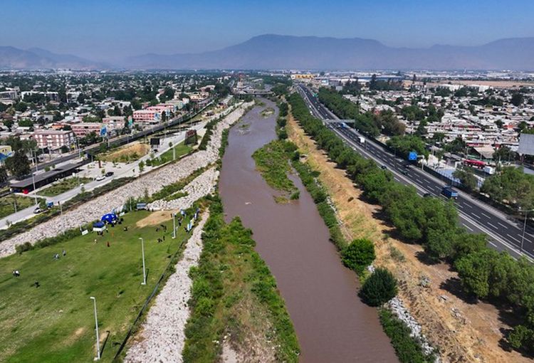 MOP y Aguas Andinas conmemoran los 15 años del saneamiento del Río Mapocho