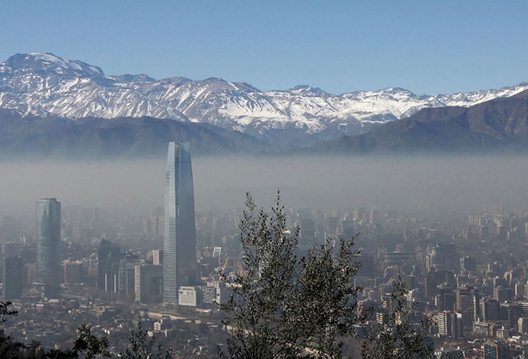 Región Metropolitana: 27 grandes empresas deberán paralizar en episodios críticos  