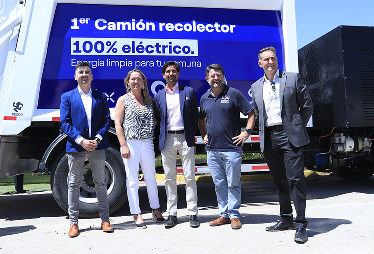 Colina, primera comuna urbano-rural en incorporar camión recolector de residuos 100% eléctrico 