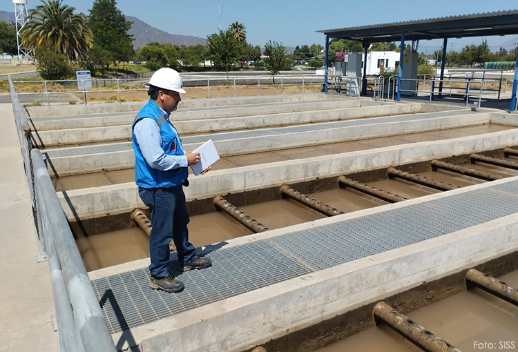 Alta turbiedad en ríos complica suministro de agua potable en regiones de Valparaíso a O