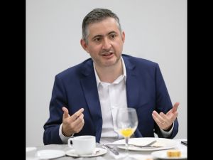 Cómo Acelerar la Electromovilidad