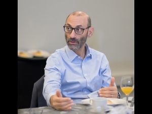 Cómo Acelerar la Electromovilidad