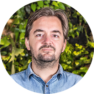 Columna-Martin Becker-300.jpg